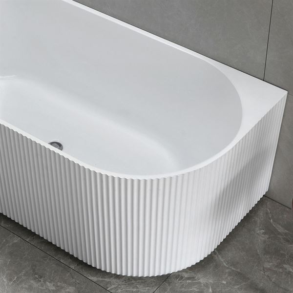 67 in. Freestanding Acrylic Bathtub in Glossy White