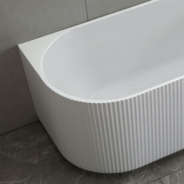 67 in. Freestanding Acrylic Bathtub in Glossy White