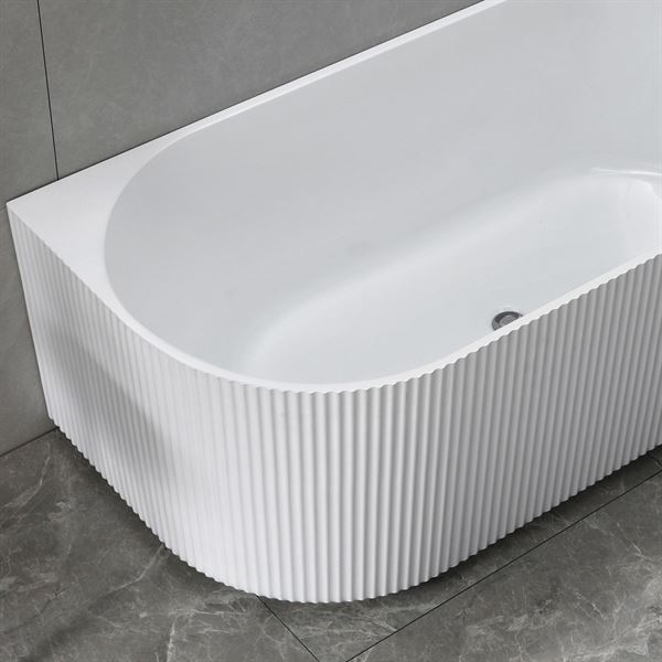 67 in. Freestanding Acrylic Bathtub in Glossy White